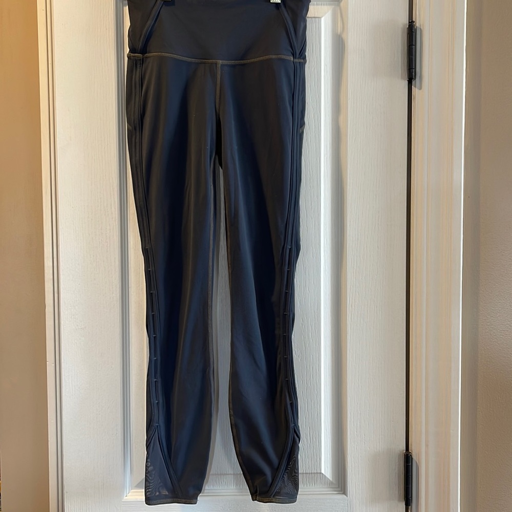 Athleta Dark Grey leggings mesh slotted sides w high waist Size XS